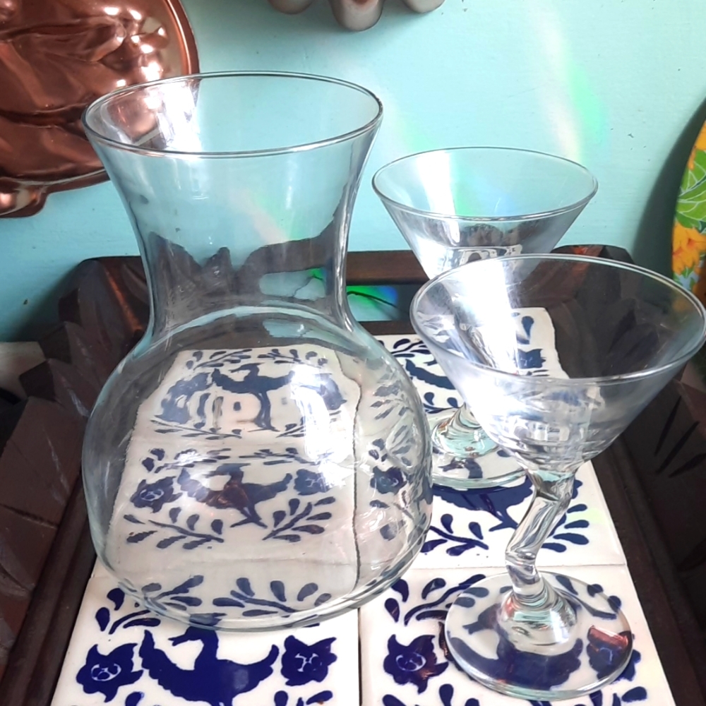 Art deco martini glasses with clear glass carafe